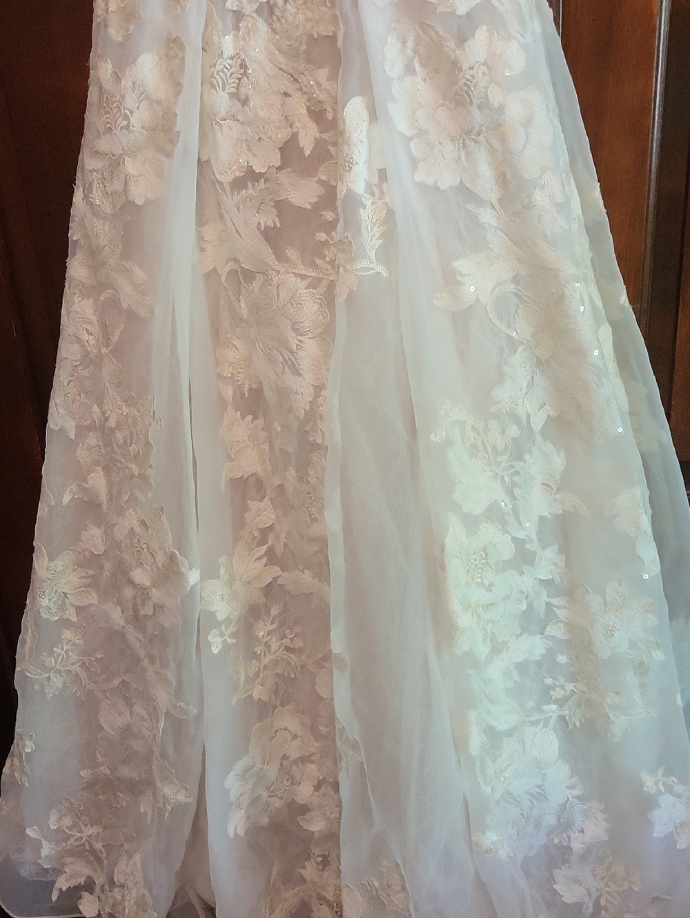 Oleg Cassini Cream Lace Bridal Gown - Picture 4 of 13